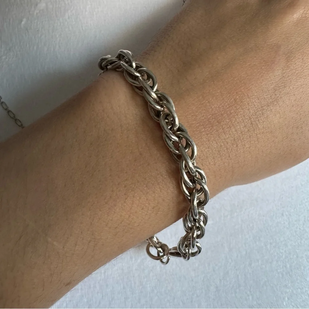 Silver-Tone Woven Chain Bracelet – Chic Everyday Style - Picture 3 of 3